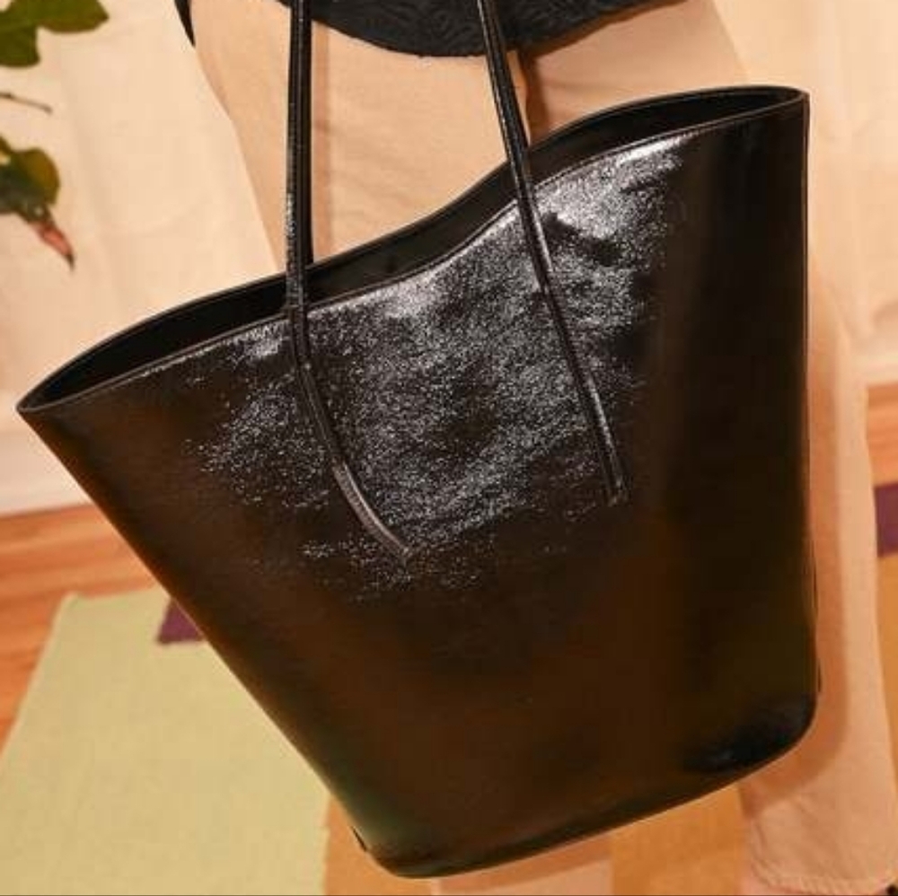 EXCELLENT LITTLE LIFFNER SOFT TULIP TOTE BAG - NAPLAK BLACK